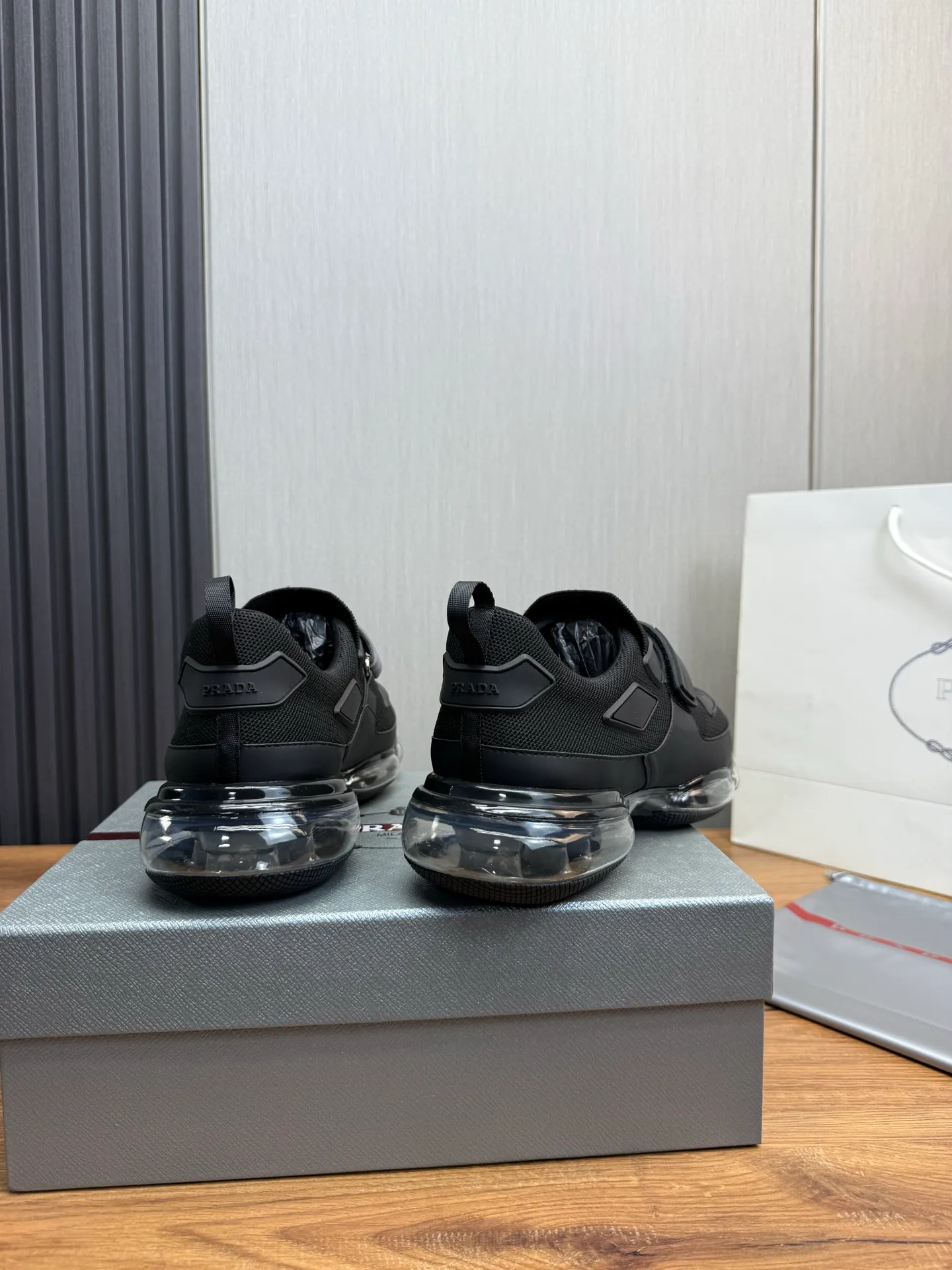 Men's shoes 💰640💰 [PRADA] Men's shoes are popular in the counter, high-quality shipments ✔️Official website synchronization, original fly-woven epoxy fabric + cowhide lining, 1⃣️ to 1⃣️ replica, original air-cushion original bottom, 38-45 (one size larger)